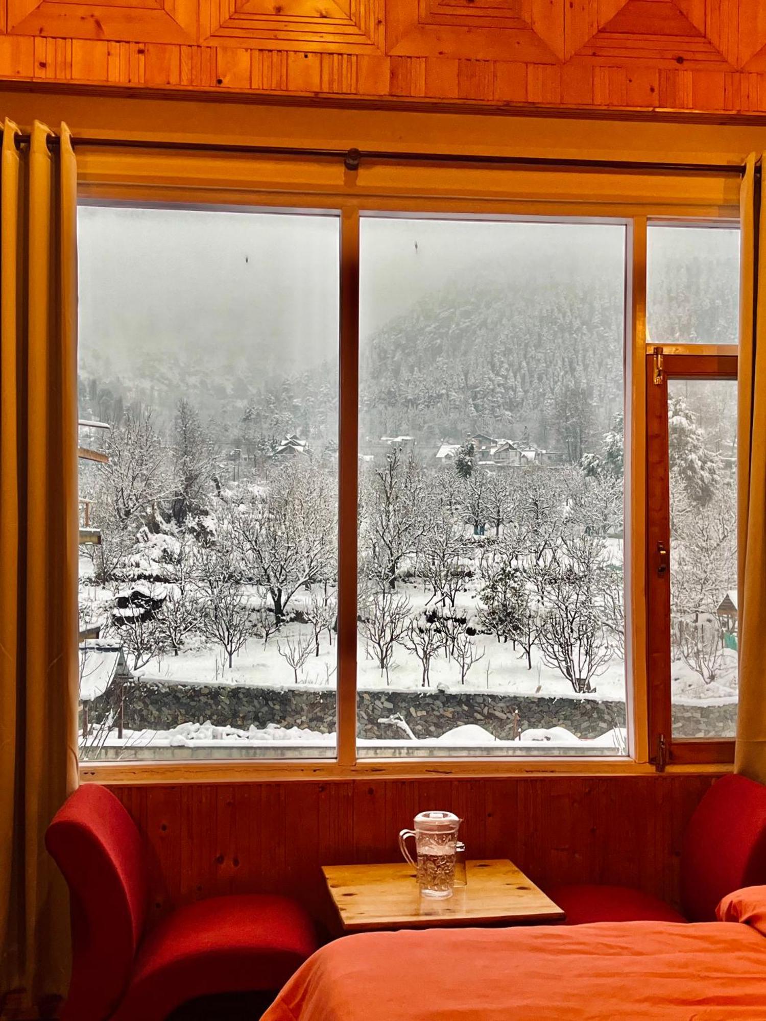 Fluestern Hostel And Cafe Nagar  Kültér fotó