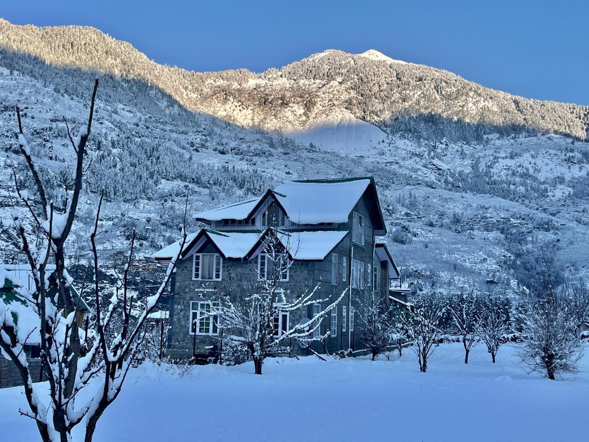 Fluestern Hostel And Cafe Nagar  Kültér fotó