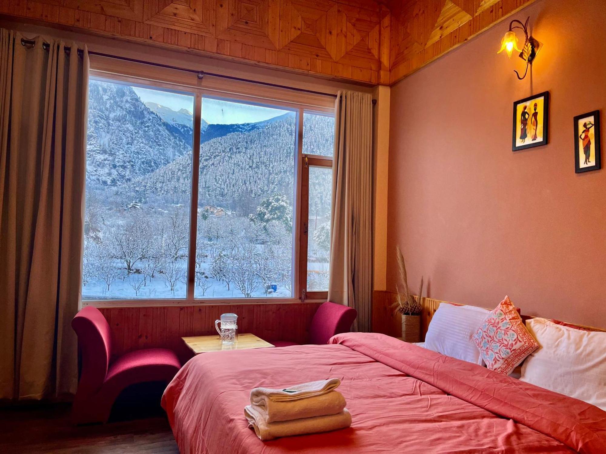 Fluestern Hostel And Cafe Nagar  Kültér fotó