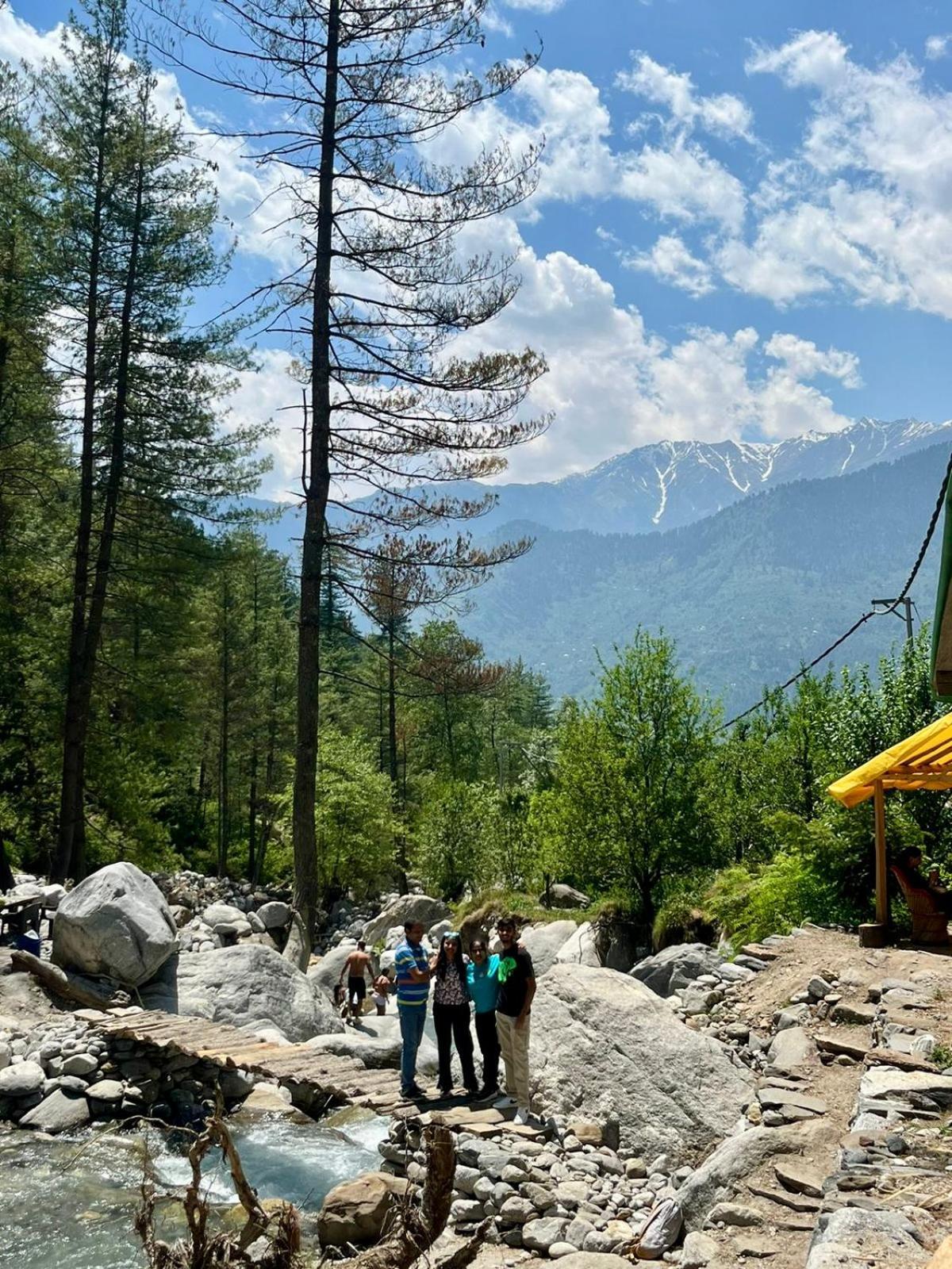 Fluestern Hostel And Cafe Nagar  Kültér fotó
